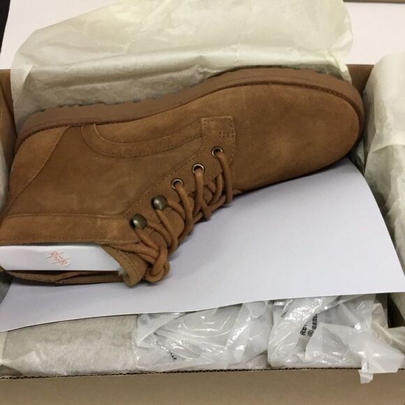 NEW ! authentic UGG - Picture 2 of 8